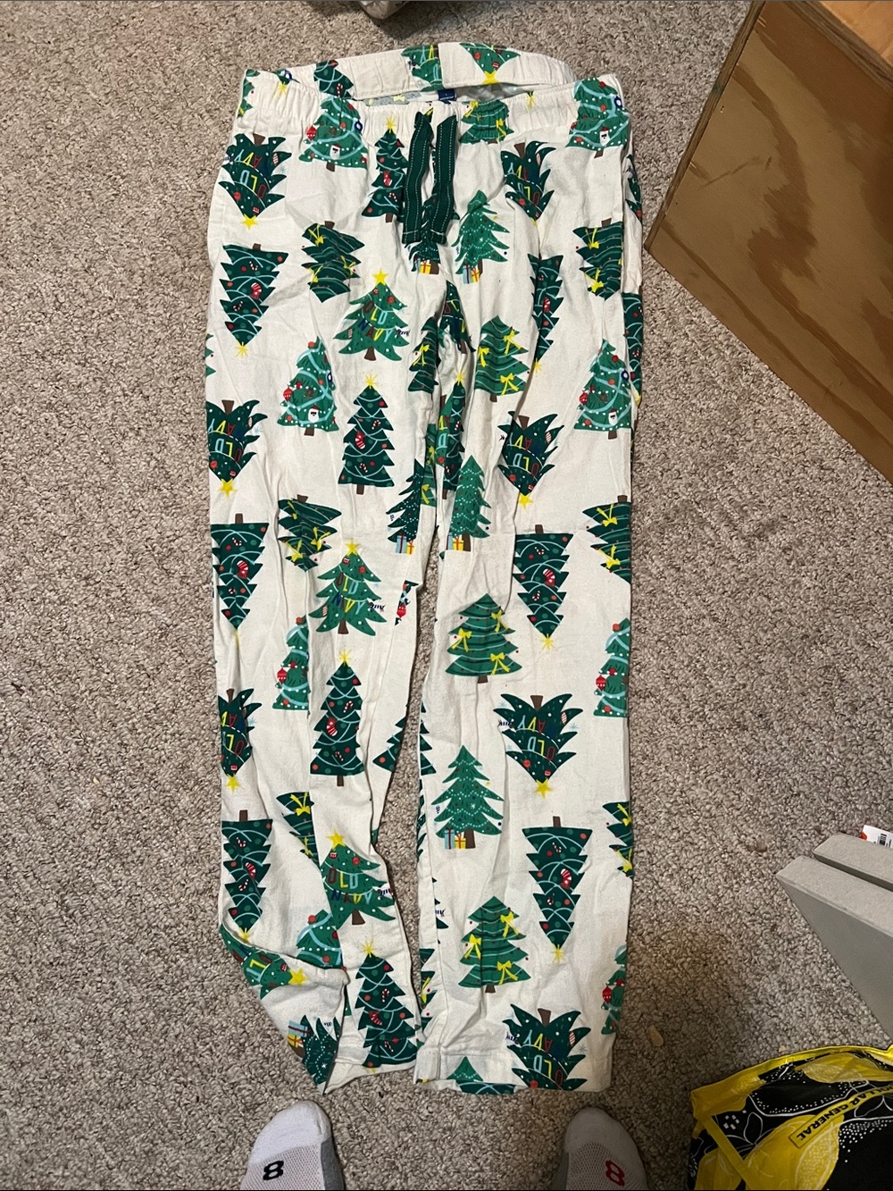 Old Navy White Lounge Pants with Green Christmas Tree Print